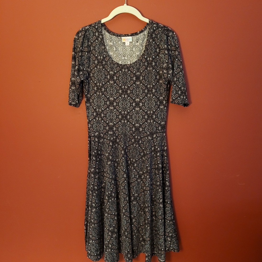 Lularoe sz M Nicole Dress Fit and Flare Purple Printed Short Sleeve Knit